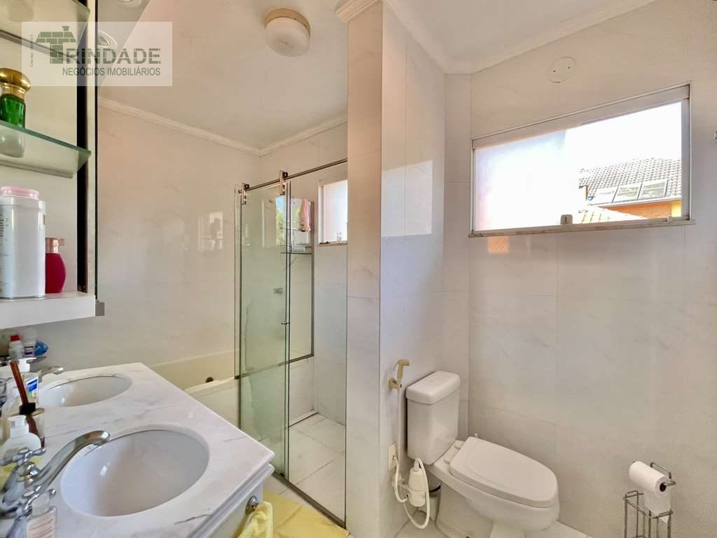 Linda casa c/ 4 suítes, lareira, gourmet e piscina!, foto 29 de 54
