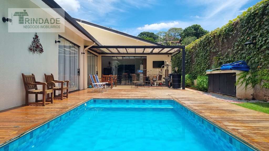 Linda casa térrea com 3 suítes na Granja Viana, foto 26 de 48