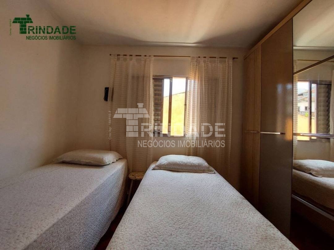 Casa com 7 dormitórios, 268 m², foto 20 de 44