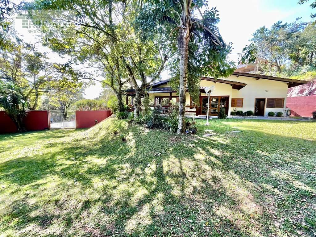 Casa impecável com 5 dormitórios / 3 suítes na Granja Viana, foto 36 de 53