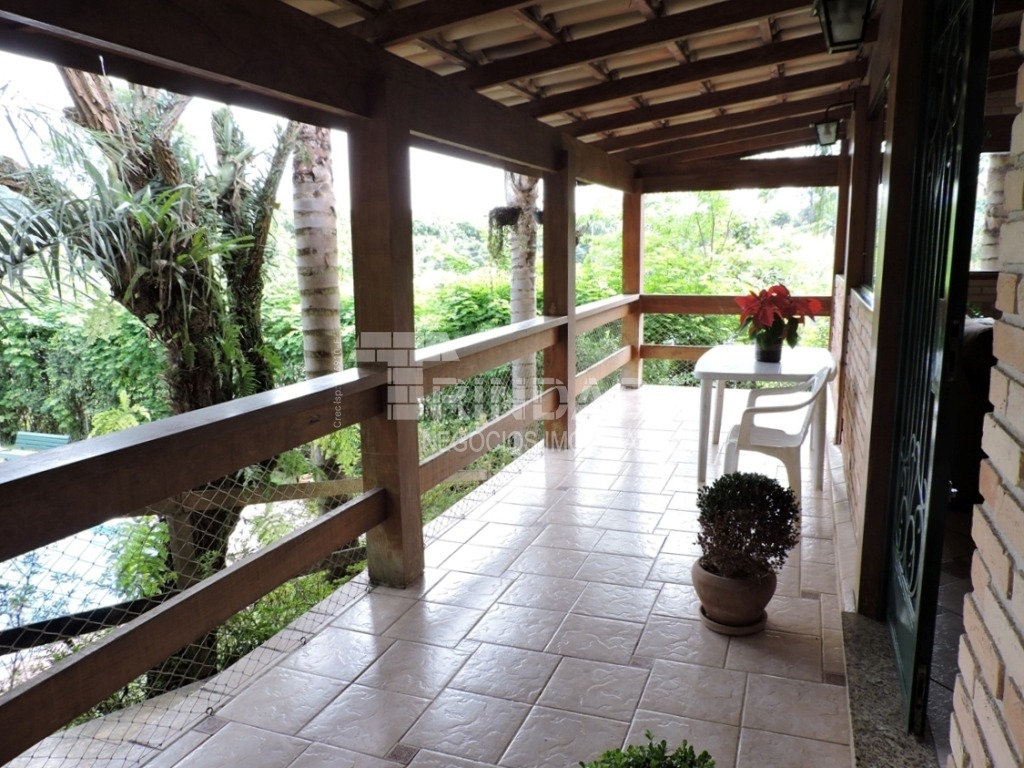 Casa com 5 dormitórios / sendo 3 suítes na Granja Viana por 1.690.000,00, foto 24 de 28