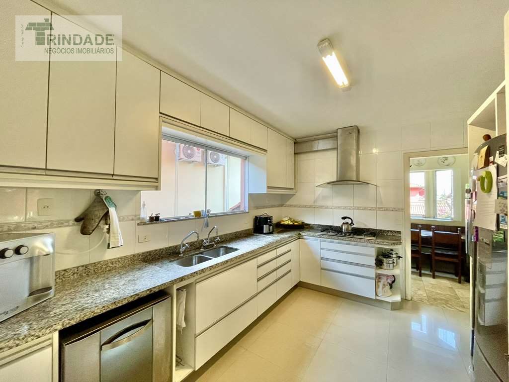 Linda casa c/ 4 suítes, lareira, gourmet e piscina!, foto 15 de 54