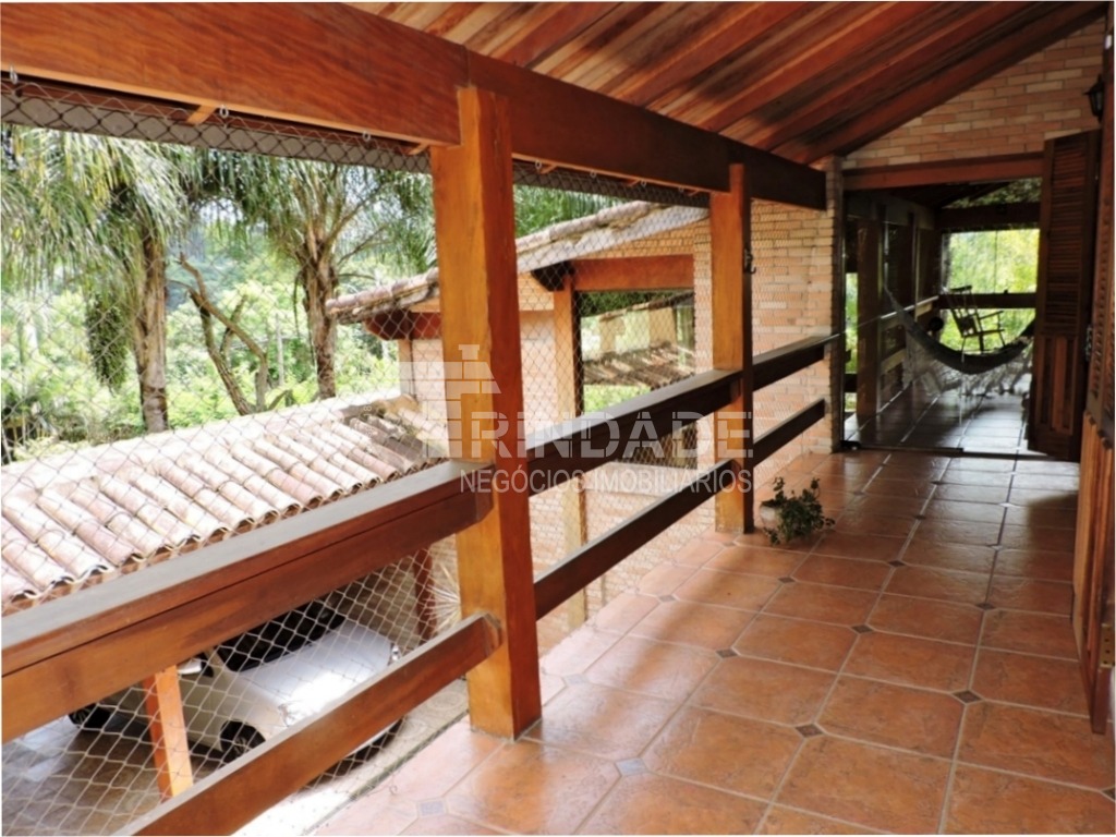 Casa com 5 dormitórios / sendo 3 suítes na Granja Viana por 1.690.000,00, foto 22 de 28