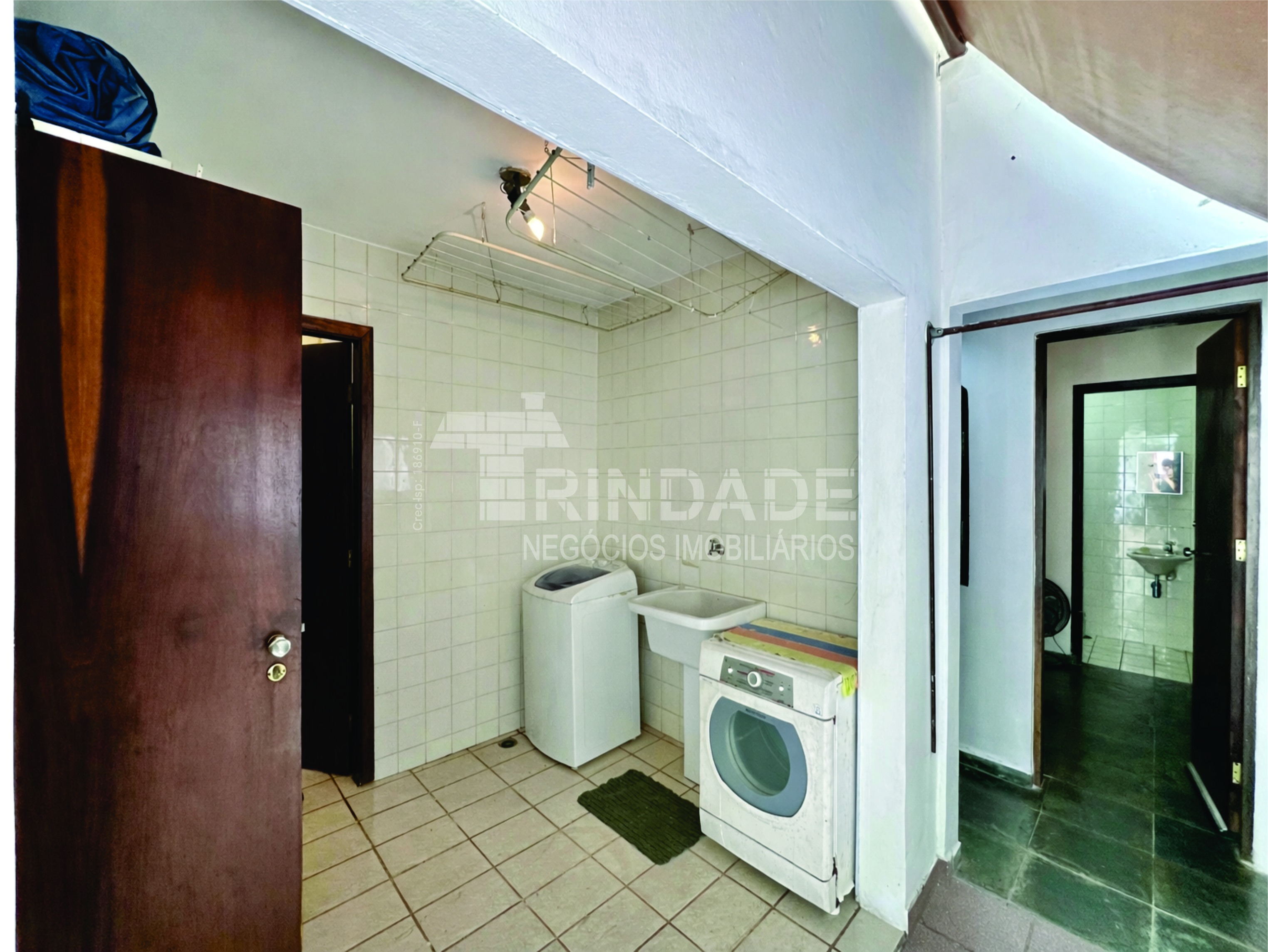 Casa 3 dormitórios / 1suíte. TÉRREA, privacidade, avarandada e piscina na Granja Viana, foto 22 de 47