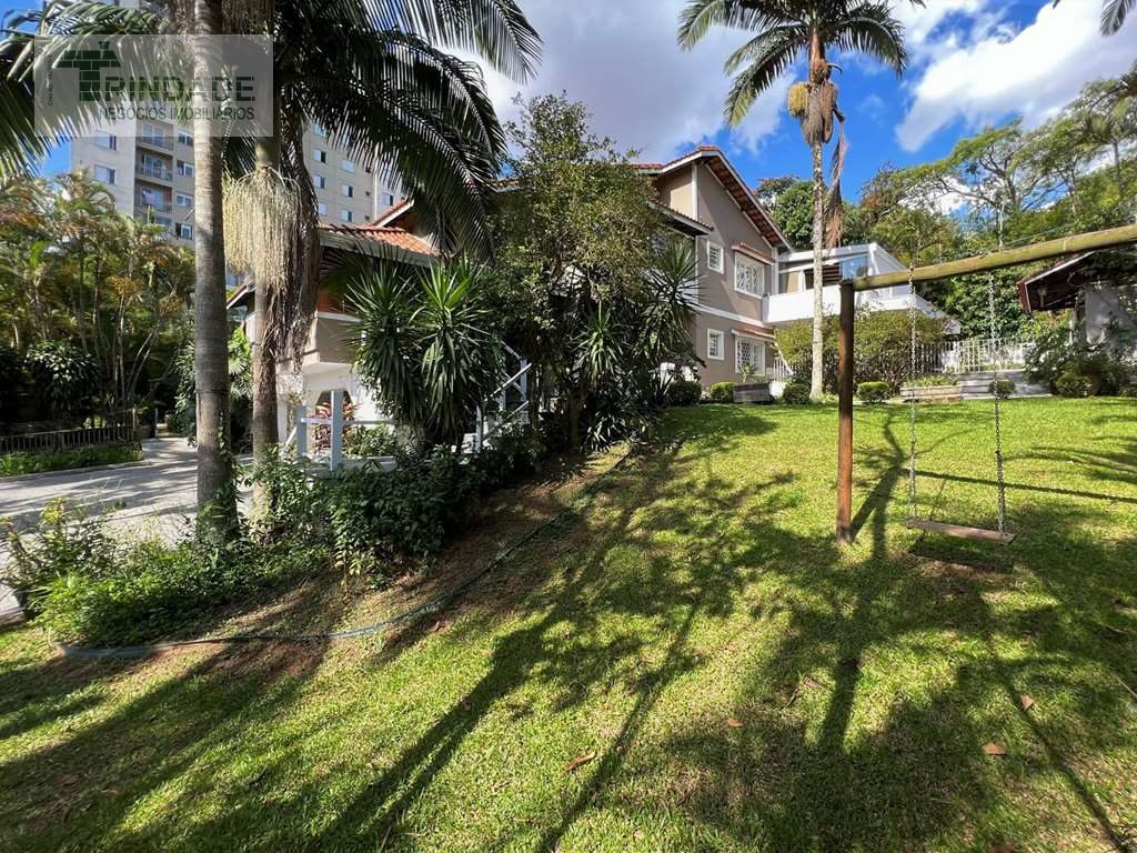 2 casas independentes, porém interligadas! Total de 5 dormitórios / 3 suítes na Granja Viana, foto 11 de 47