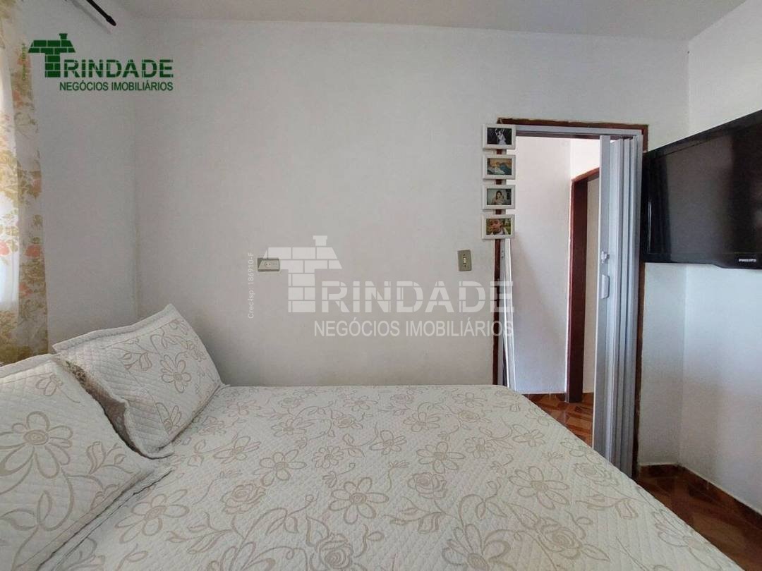 Casa com 7 dormitórios, 268 m², foto 15 de 44