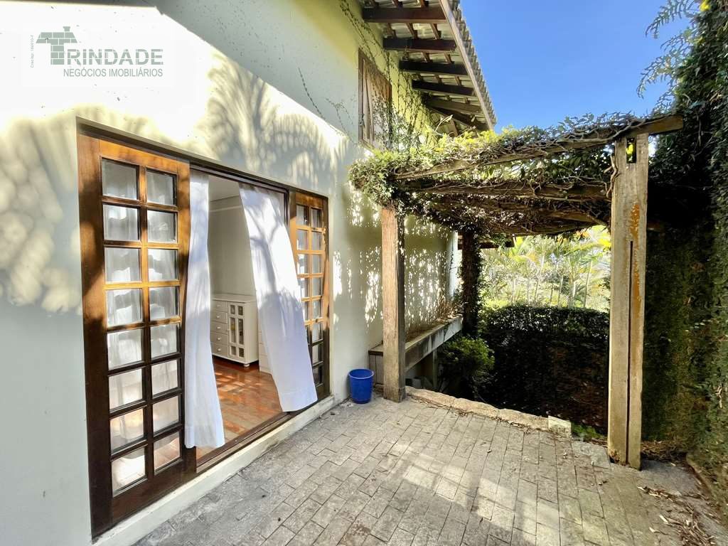 Casa impecável com 5 dormitórios / 3 suítes na Granja Viana, foto 50 de 53