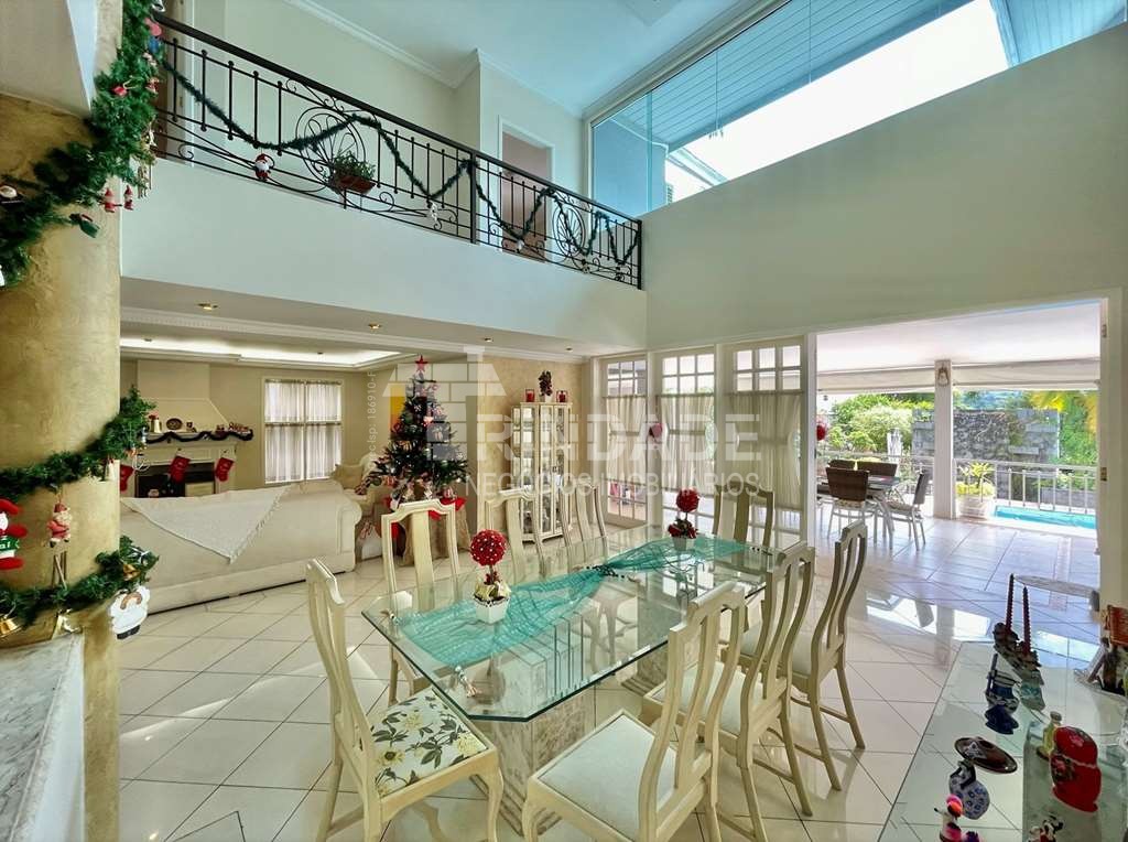 Linda casa com 4 suítes na Granja Viana, foto 7 de 49