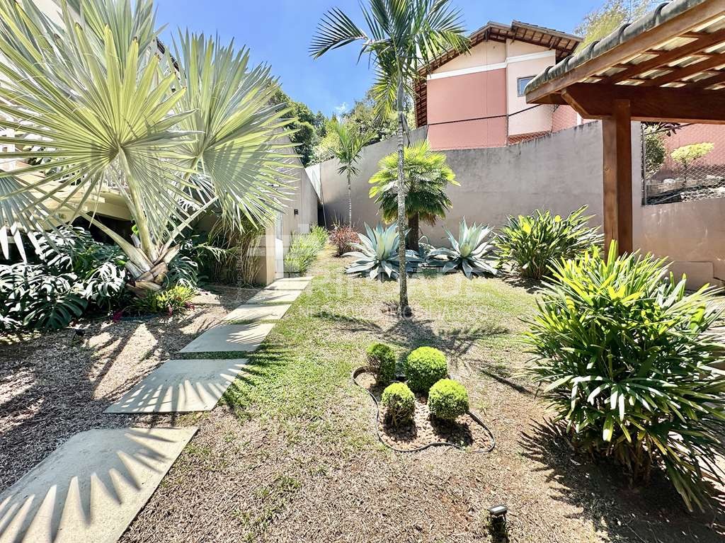 Casa impecável com 4 dormitórios / 3 suítes na Granja Viana, foto 8 de 53