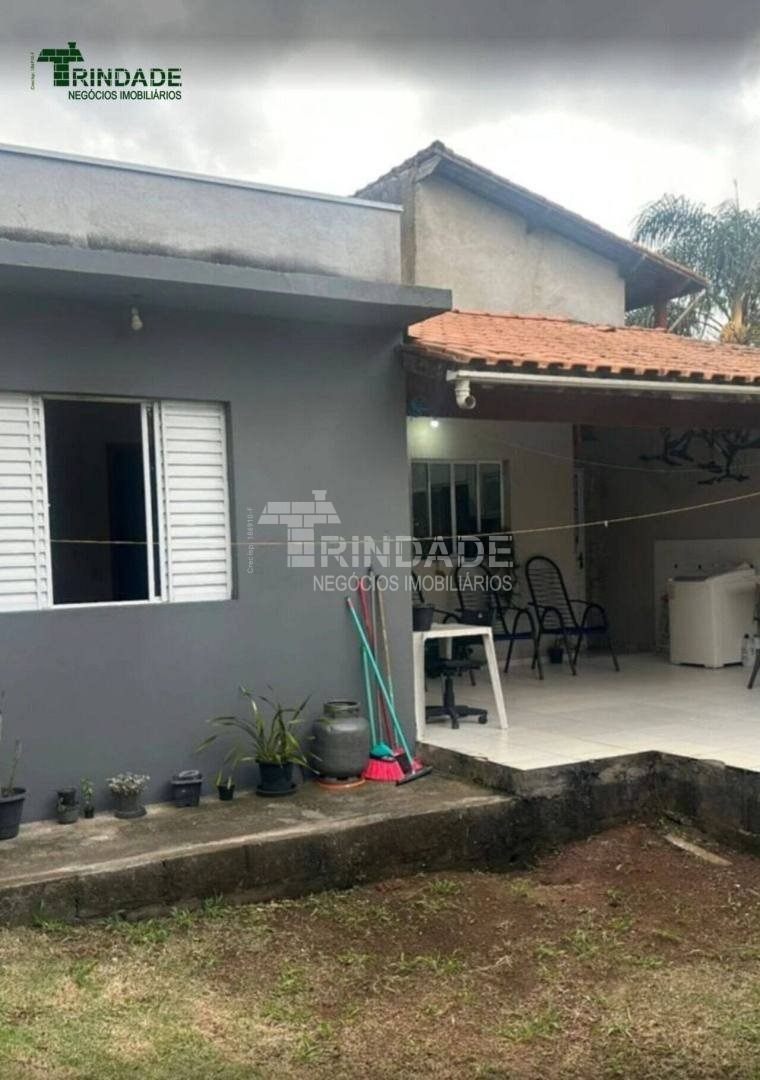 Casa com 3 dormitórios, 141 m², foto 1 de 25