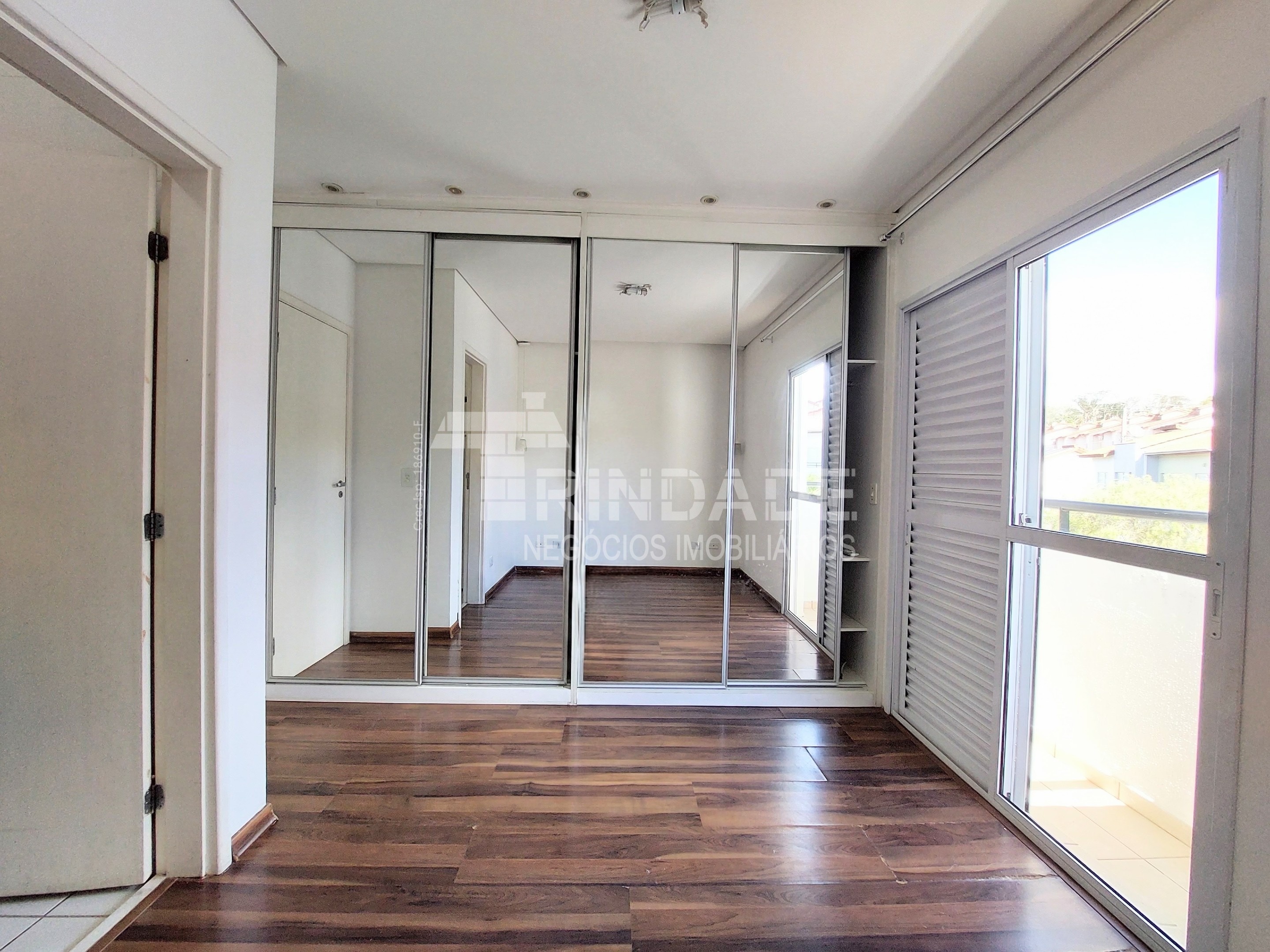 Linda Casa com 3 dormitórios / 1 suíte na Granja Viana, foto 18 de 48
