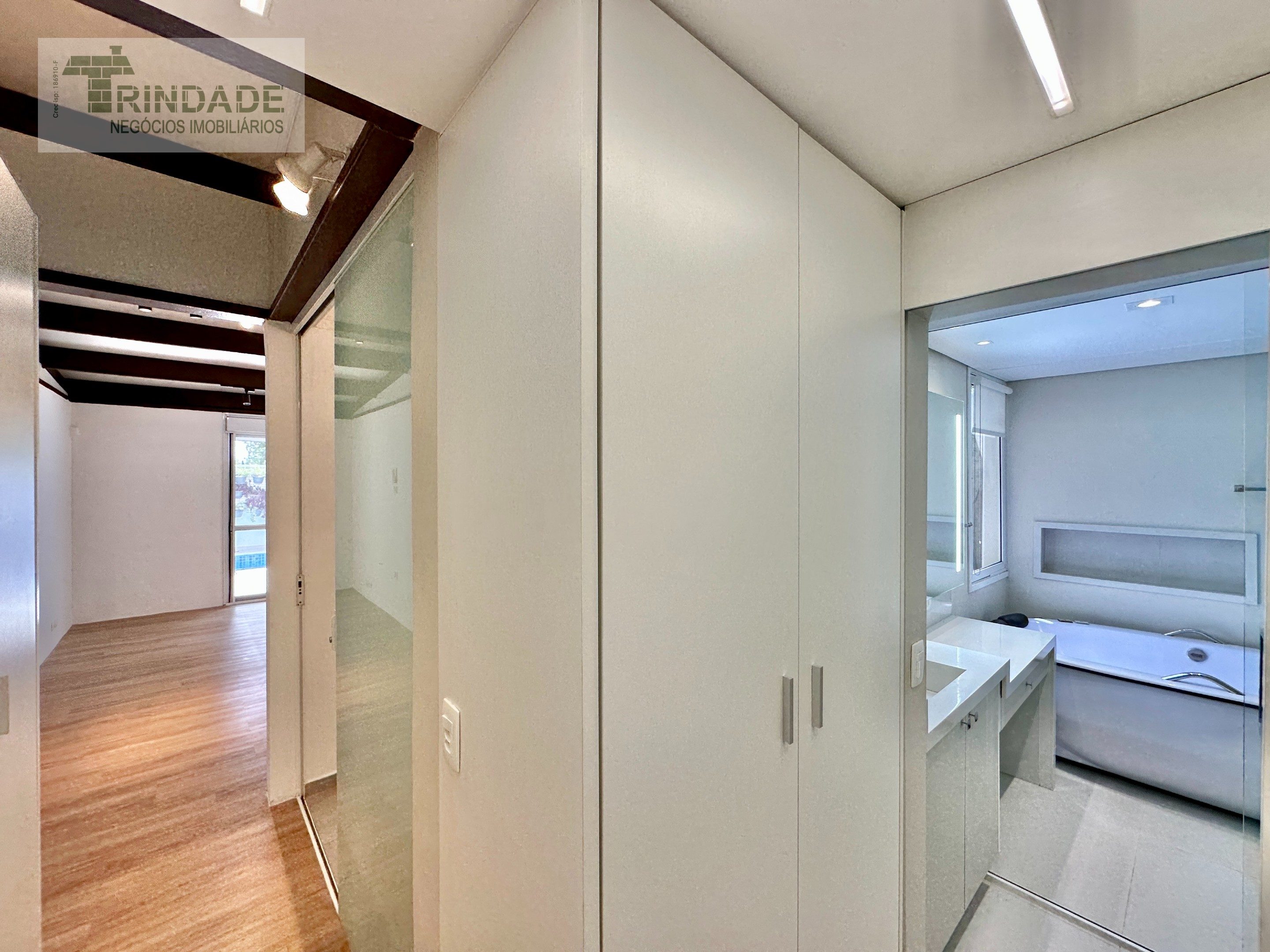 Casa térrea moderna com 3 suítes na Granja Viana, foto 25 de 56