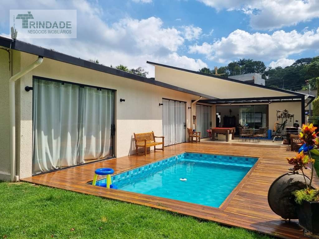 Linda casa térrea com 3 suítes na Granja Viana, foto 35 de 48