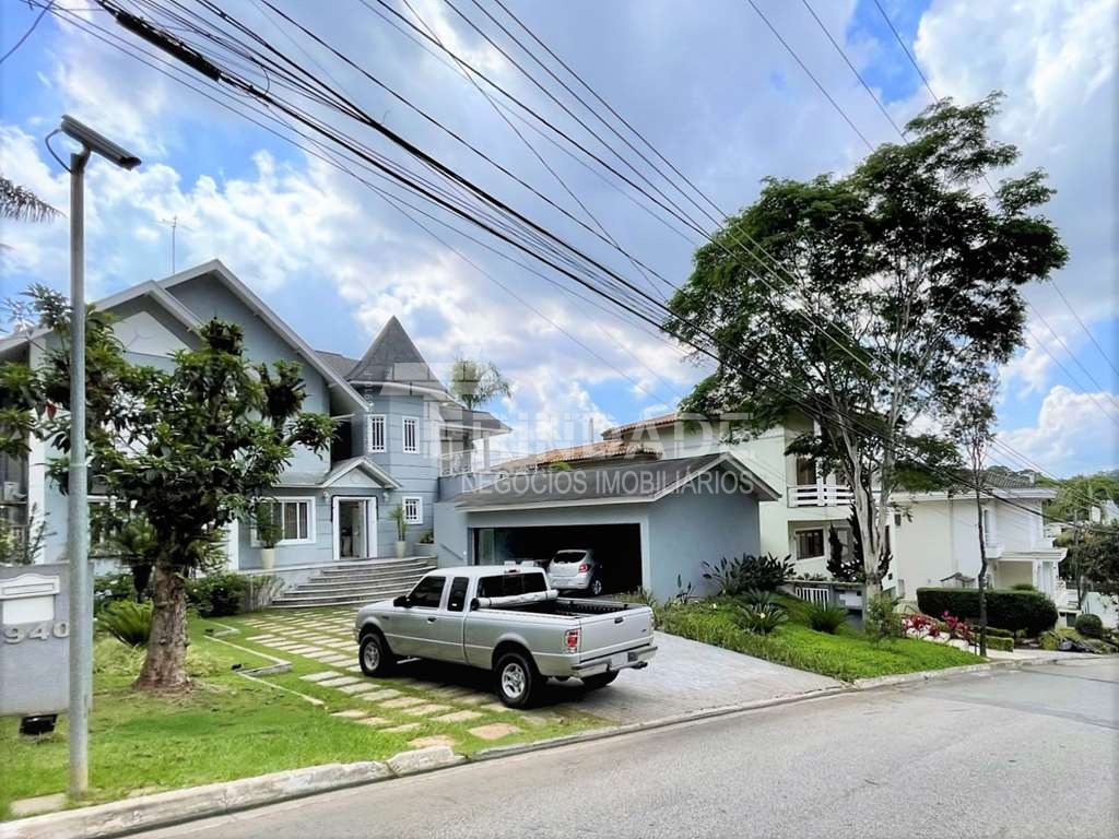 Linda casa com 4 suítes na Granja Viana, foto 4 de 49