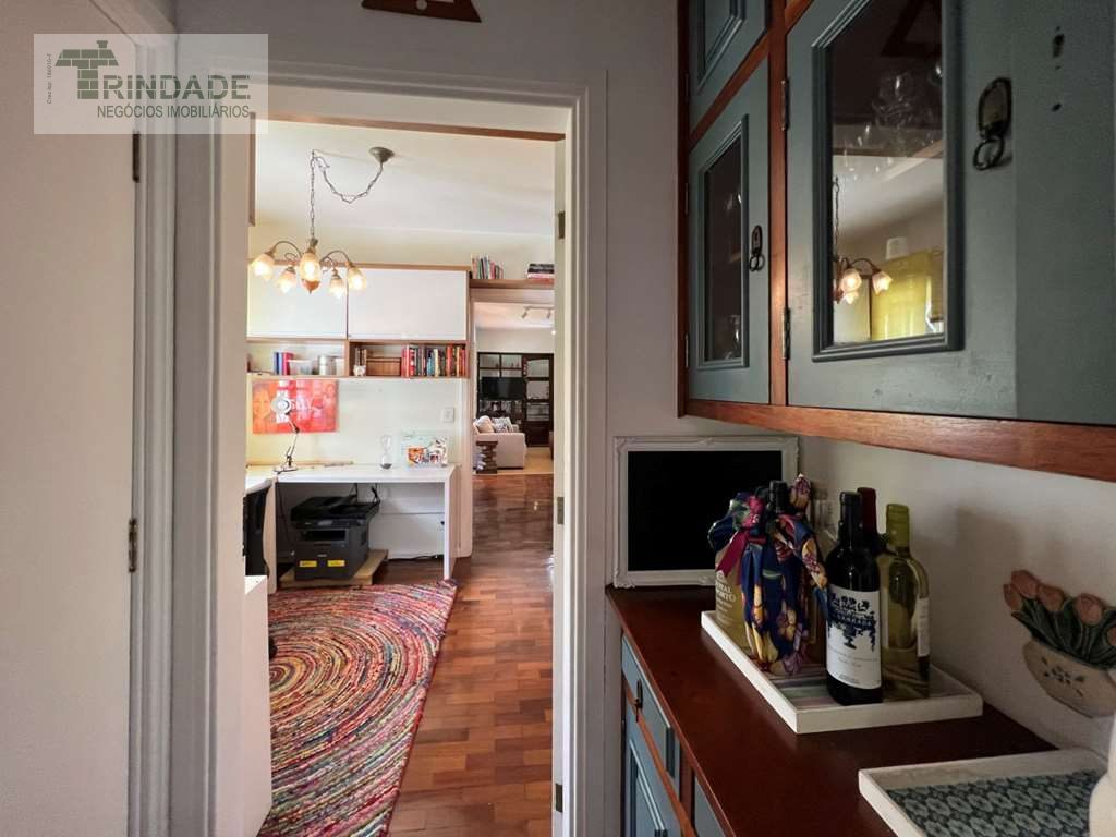 2 casas independentes, porém interligadas! Total de 5 dormitórios / 3 suítes na Granja Viana, foto 22 de 47