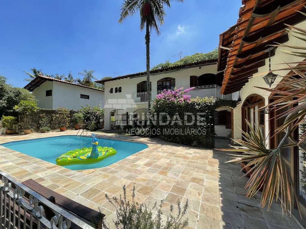 Linda Casa com 4 dormitórios / 2 suíte na Granja Viana, foto 24 de 55