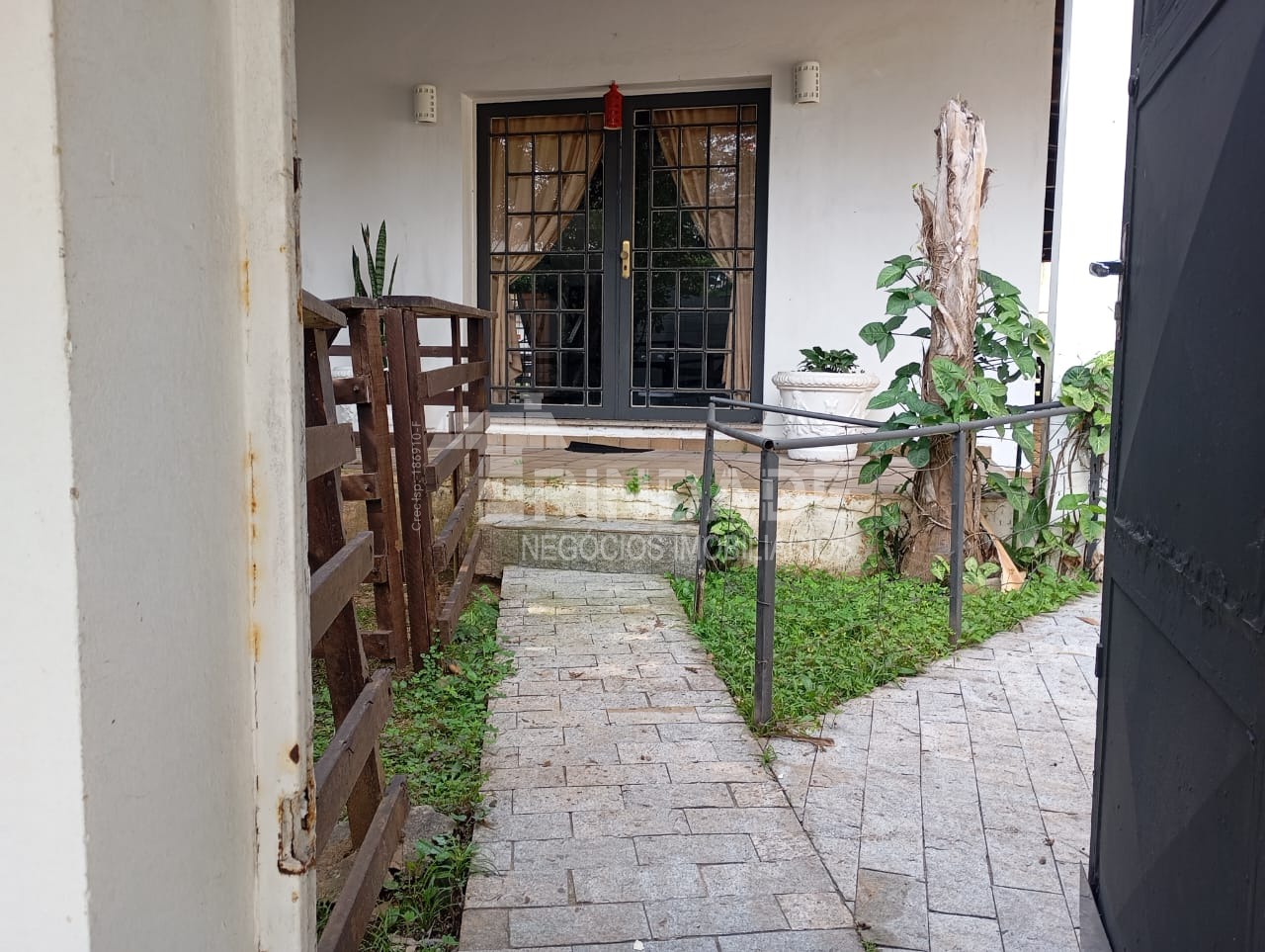 Casa com 4 dormitórios / 3 suítes na Granja Viana, foto 4 de 31