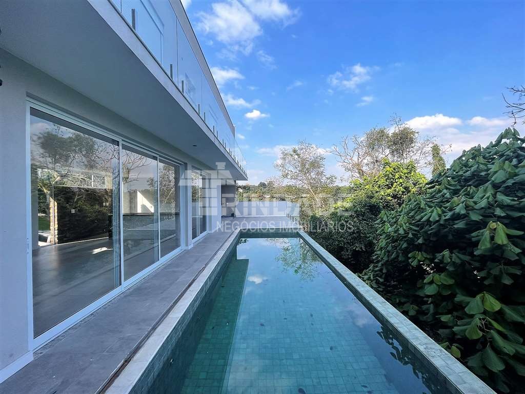 Casa zero km moderna com 4 suítes na Granja Viana, foto 23 de 47