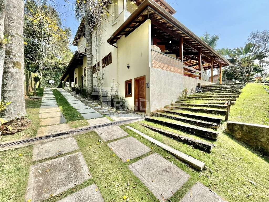 Casa com 4 suítes, piscina e campo de futebol na Granja Viana, foto 4 de 48