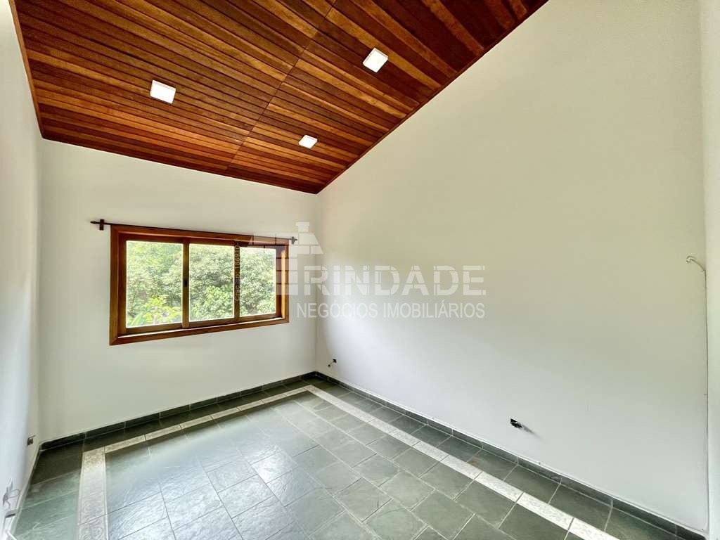 Casa com 5 dormitórios / sendo 2 suítes na Granja Viana, foto 27 de 45
