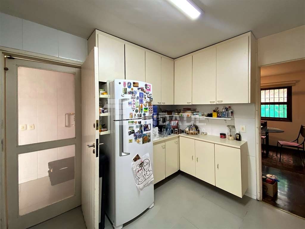 Casa Térrea com 3 suítes, lote plano, piscina e Gourmet, foto 13 de 34