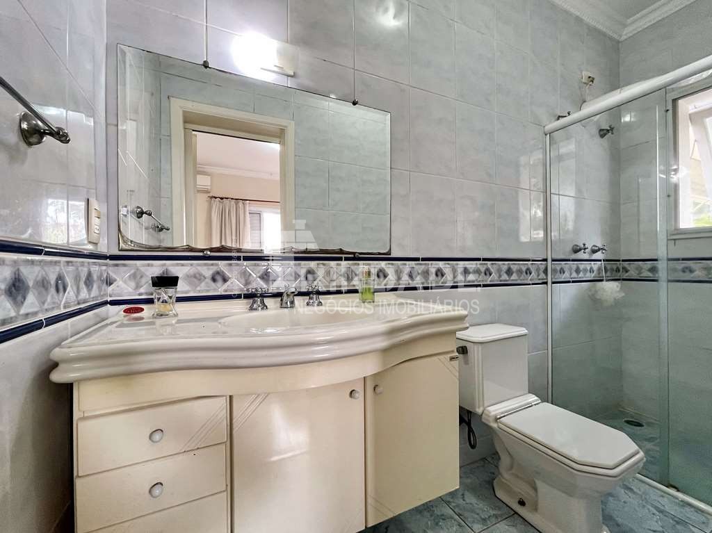 Linda casa com 4 suítes na Granja Viana, foto 34 de 49