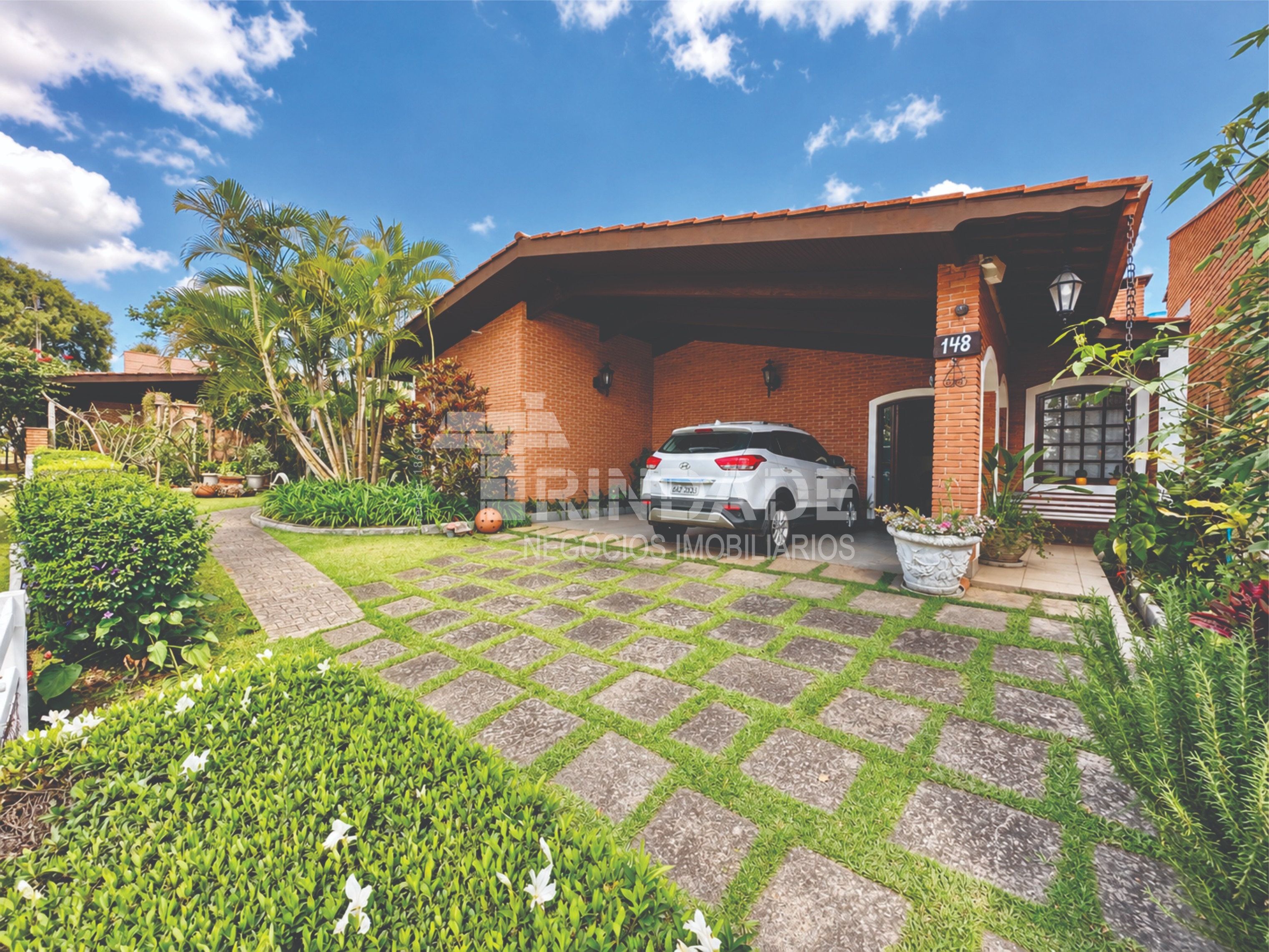 Casa Térrea com 3 dormitórios na Granja Viana, foto 1 de 52