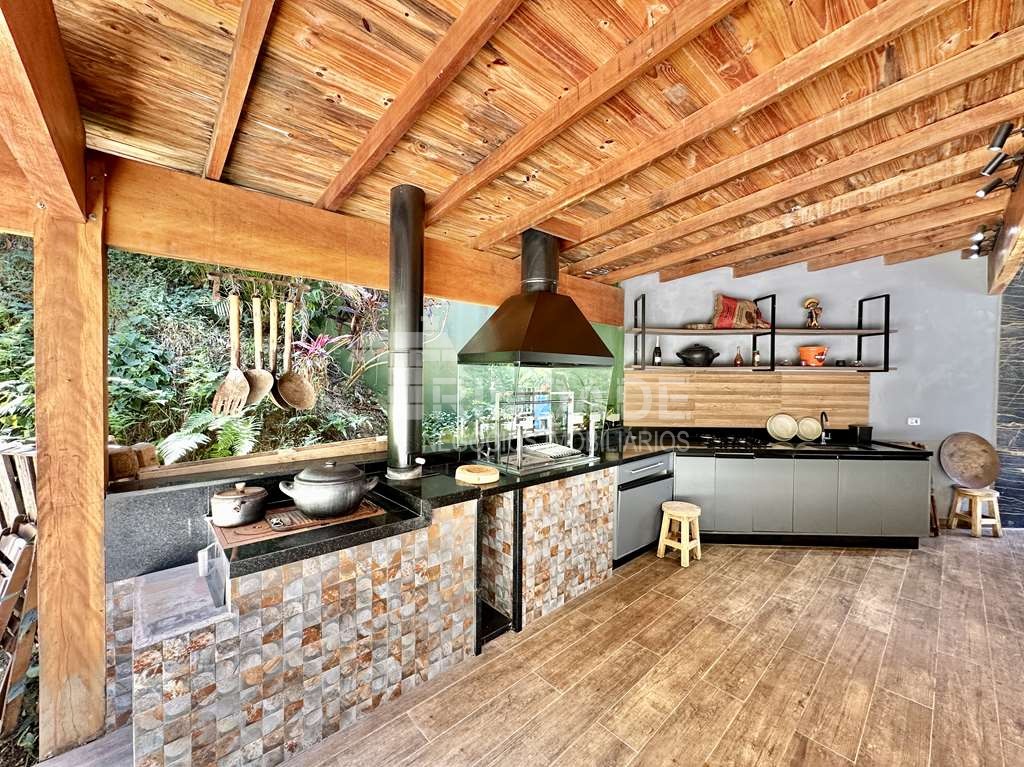 Casa impecável com 4 dormitórios / 3 suítes na Granja Viana, foto 35 de 53