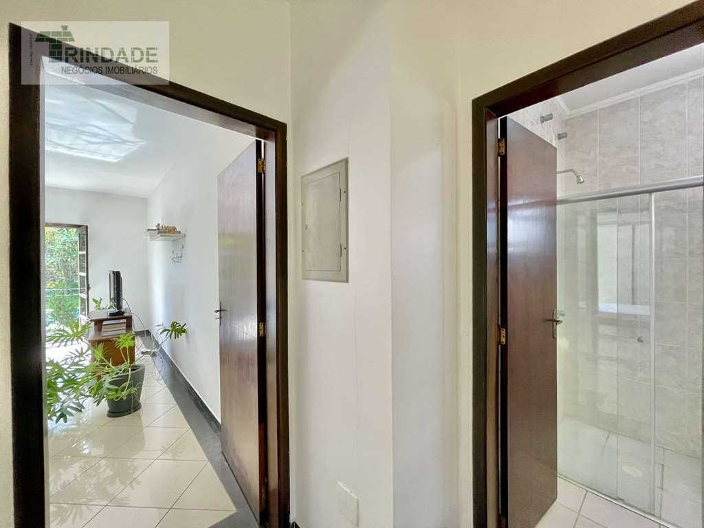 Casa com 4 dormitórios / 2 suíte na Granja Viana, foto 39 de 53