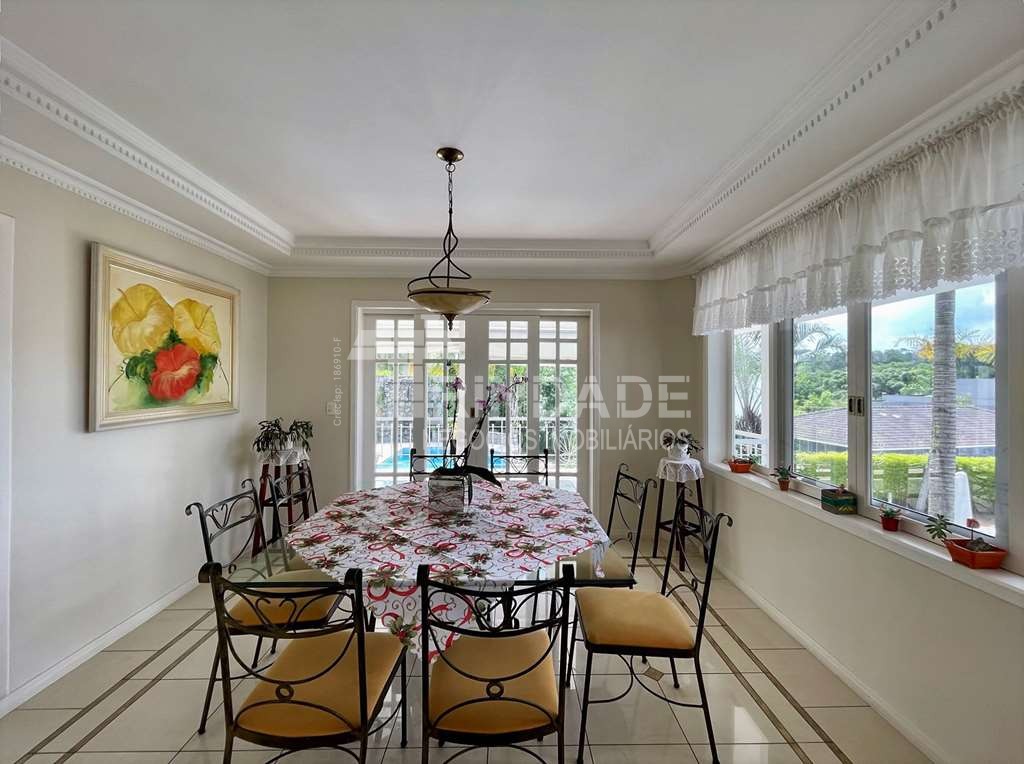 Linda casa com 4 suítes na Granja Viana, foto 17 de 49