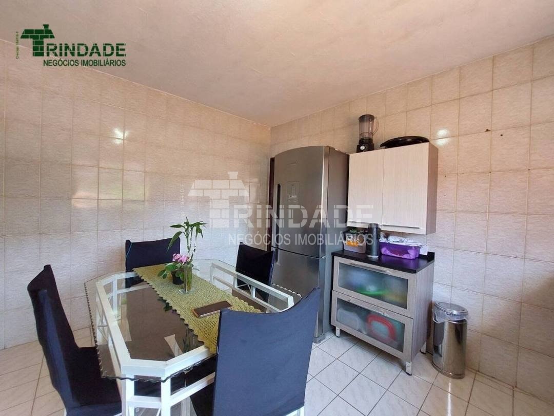 Casa com 7 dormitórios, 268 m², foto 23 de 44