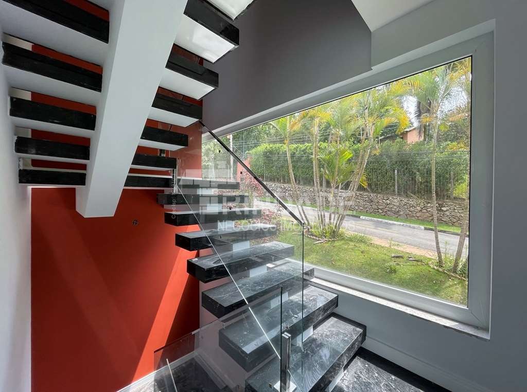 Casa zero km moderna com 4 suítes na Granja Viana, foto 27 de 47