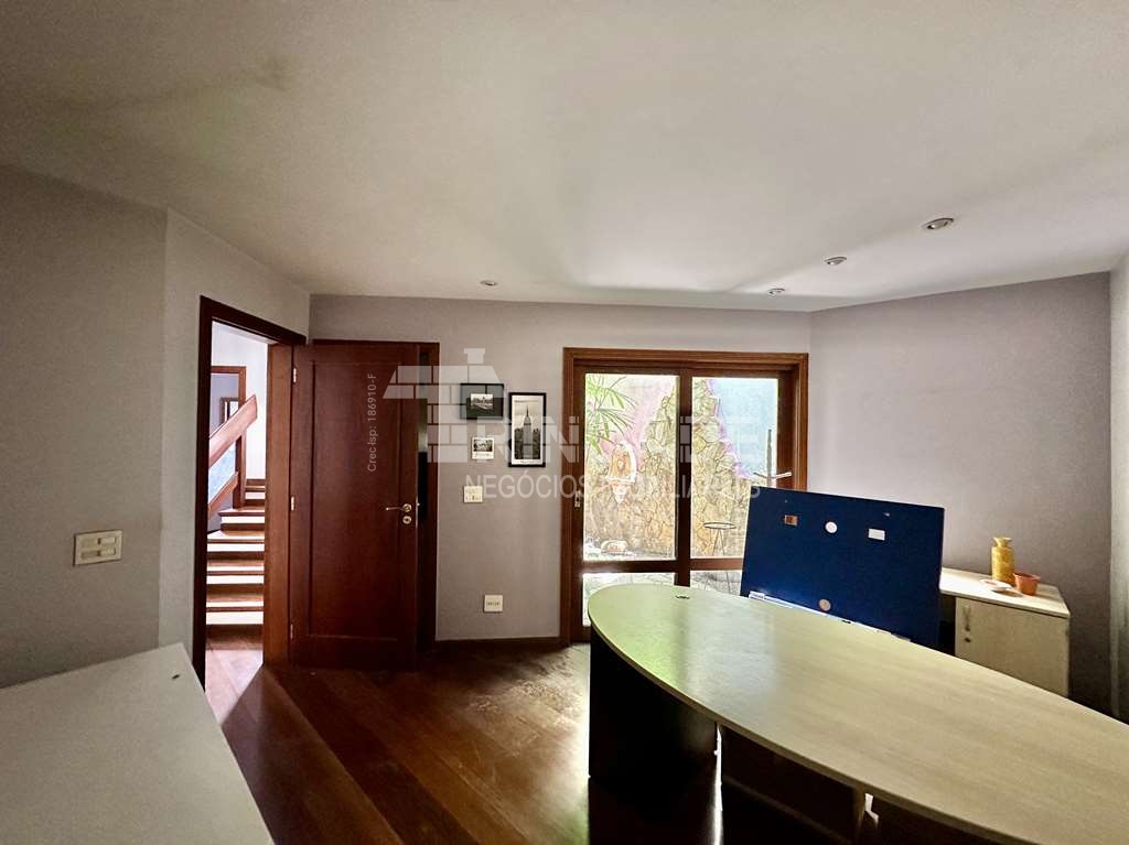 Casa Impecável com 4 dormitórios / 2 suítes na Granja Viana, foto 43 de 55