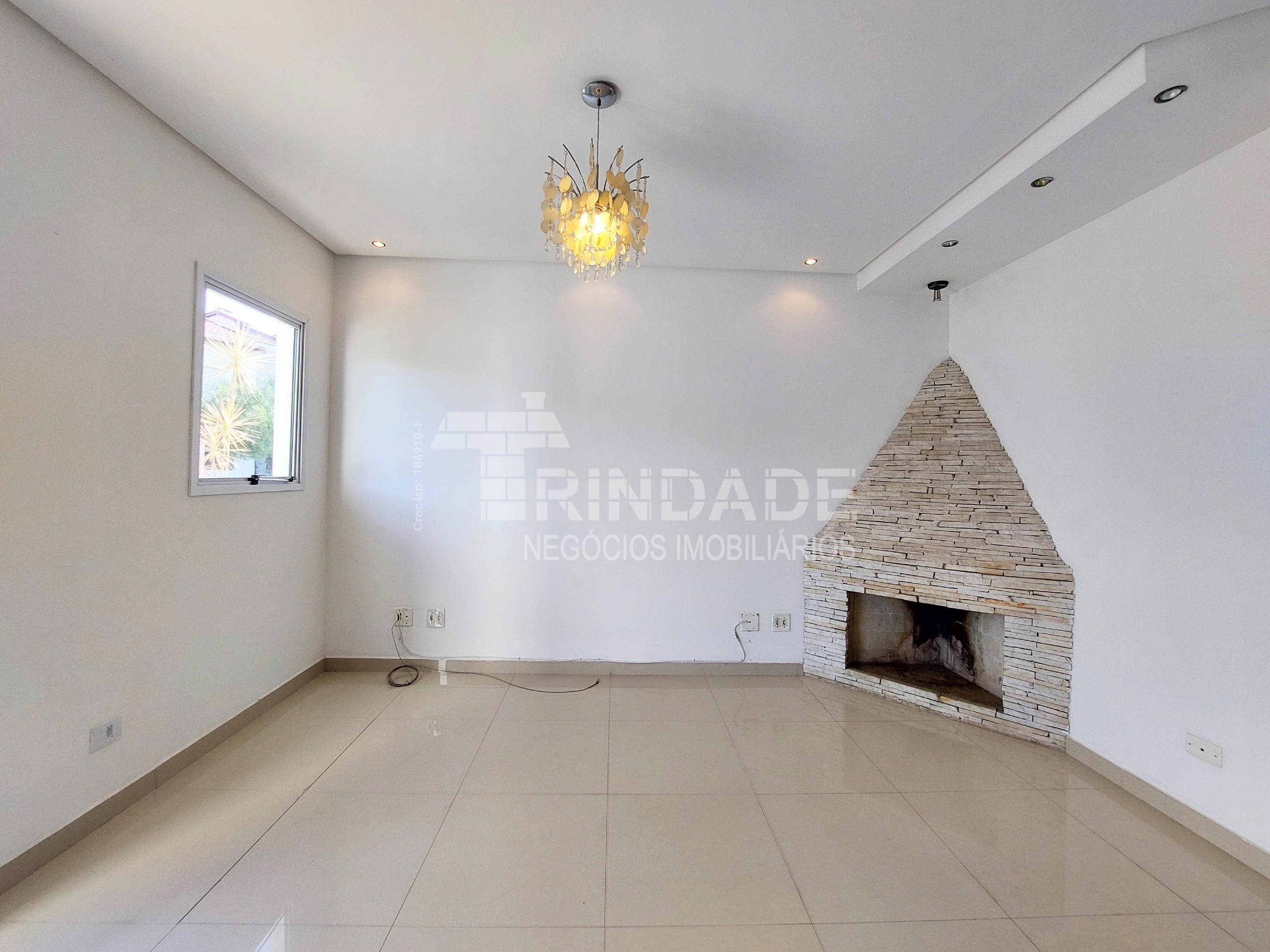 Linda Casa com 3 dormitórios / 1 suíte na Granja Viana, foto 3 de 48
