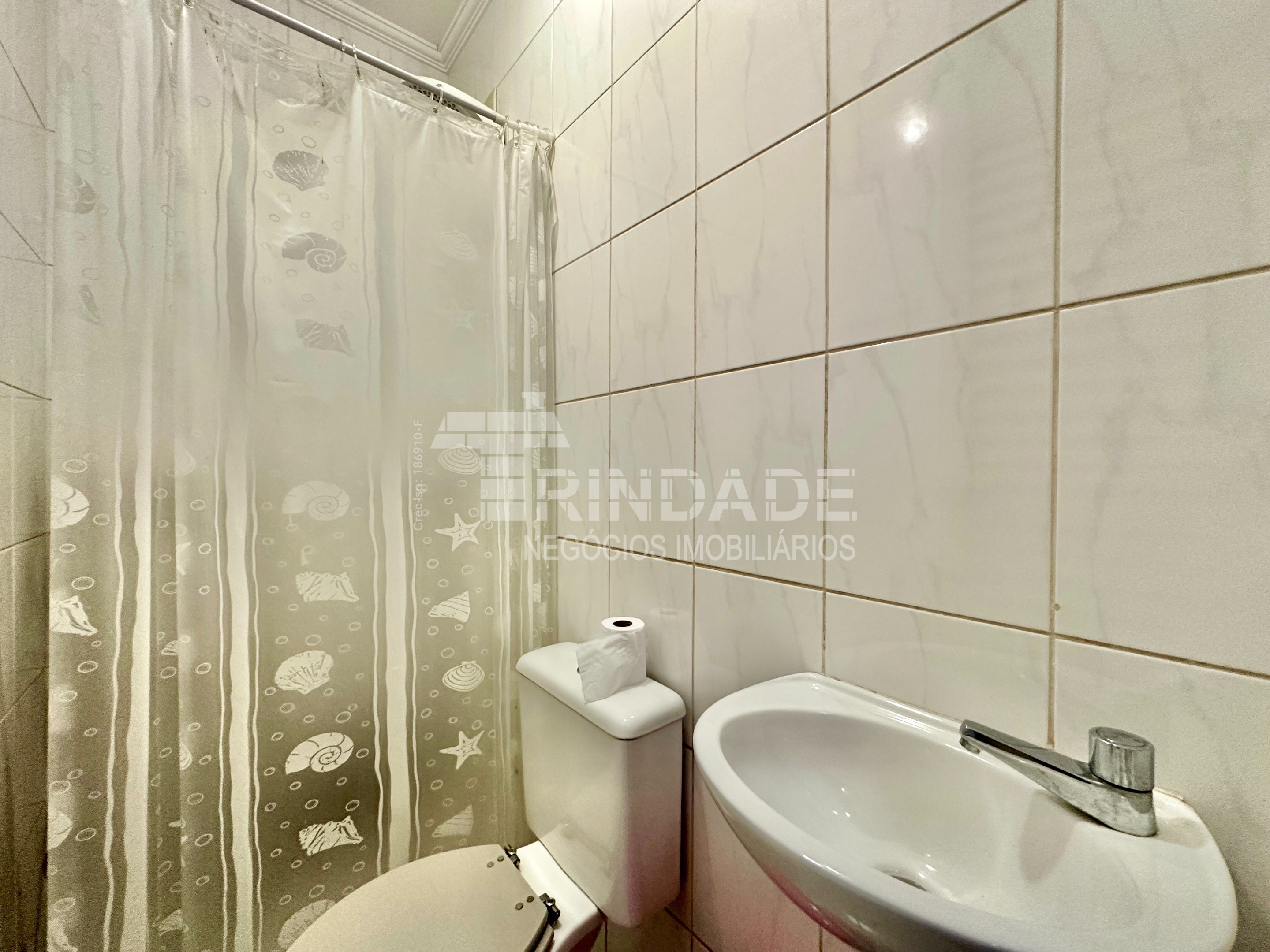 Casa Impecável na Granja Viana com 4 dormitórios / sendo 2 suítes, foto 25 de 51