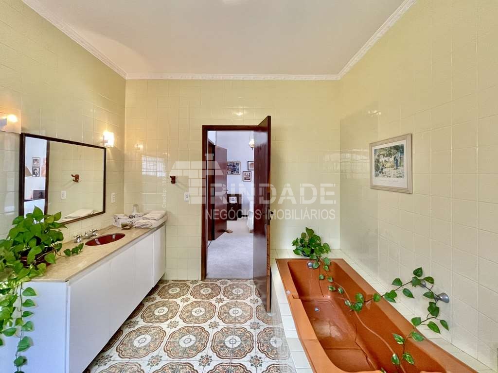 Casa 100% TÉRREA! 3 dormitórios/1 suíte + ap. hóspedes, em 6.370 m²!, foto 28 de 55