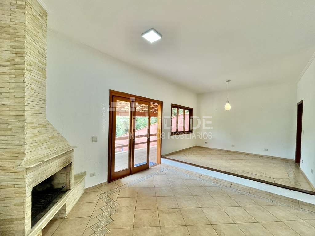 Casa com 5 dormitórios / sendo 2 suítes na Granja Viana, foto 15 de 45
