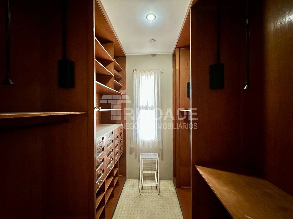 Casa Impecável com 4 dormitórios / 2 suítes na Granja Viana, foto 25 de 55