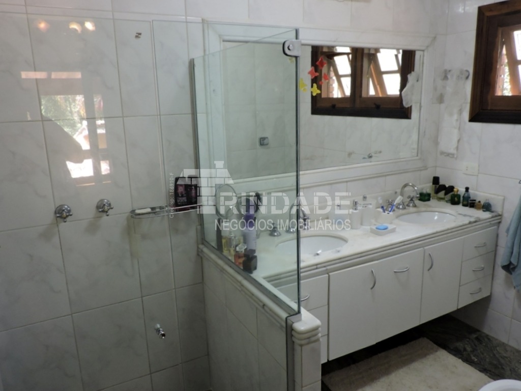 Casa com 5 dormitórios / sendo 3 suítes na Granja Viana por 1.690.000,00, foto 27 de 28