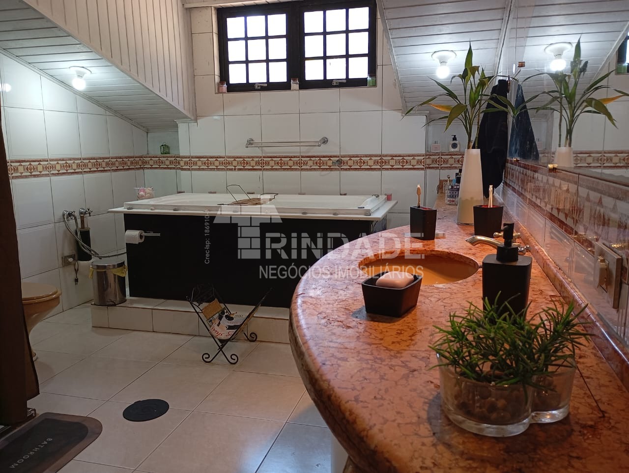 Casa com 4 dormitórios / 3 suítes na Granja Viana, foto 20 de 31
