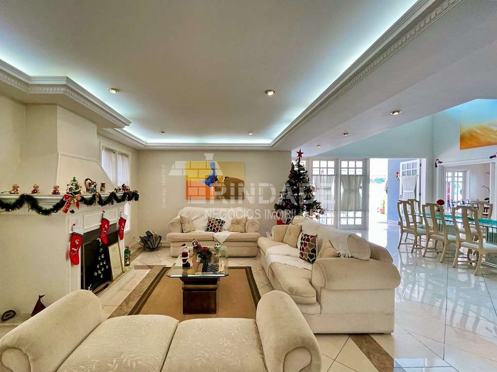 Linda casa com 4 suítes na Granja Viana, foto 12 de 49