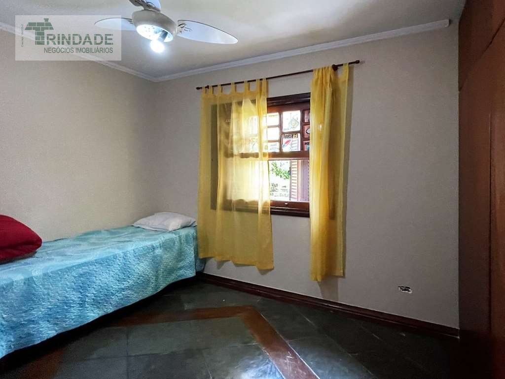 Casa confortável com 6 dormitórios / 1 suíte na Granja Viana, foto 34 de 48
