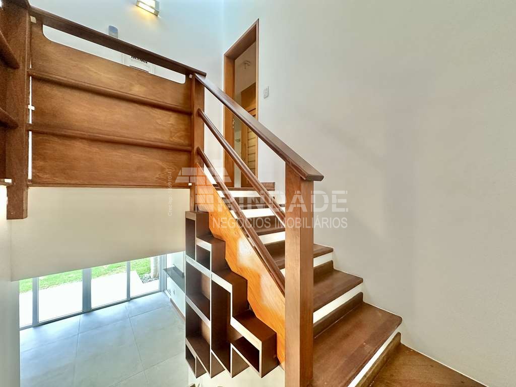 Casa moderna com 4 suítes na Granja Viana, foto 17 de 55