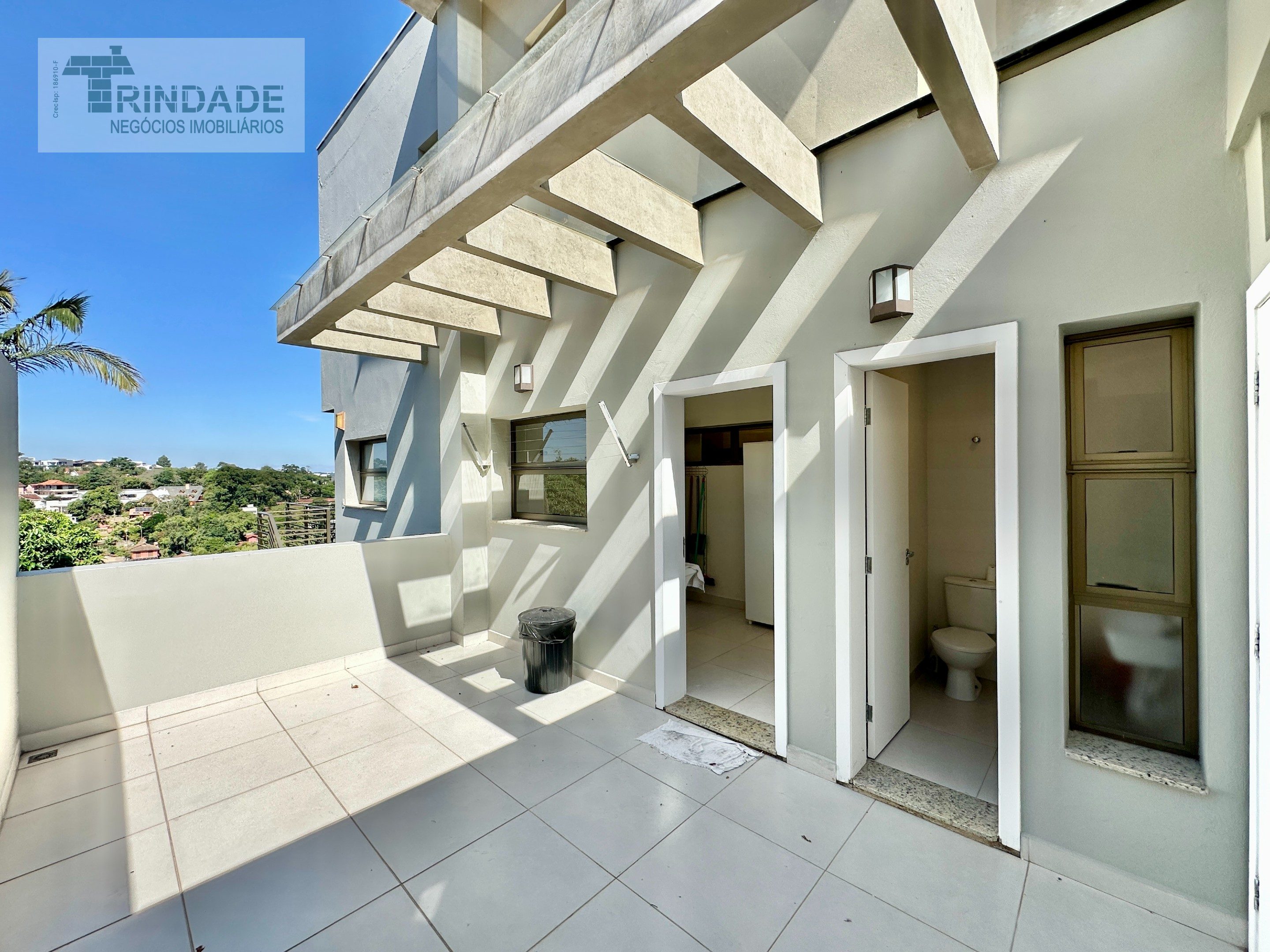 Casa impecável com 3 suítes, área gourmet, escritório e linda vista na Granja Viana, foto 25 de 56