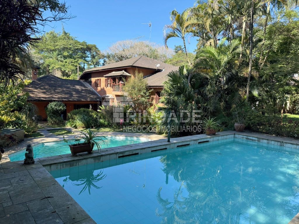 Linda casa com 5 suítes no miolo da Granja Viana, foto 4 de 53