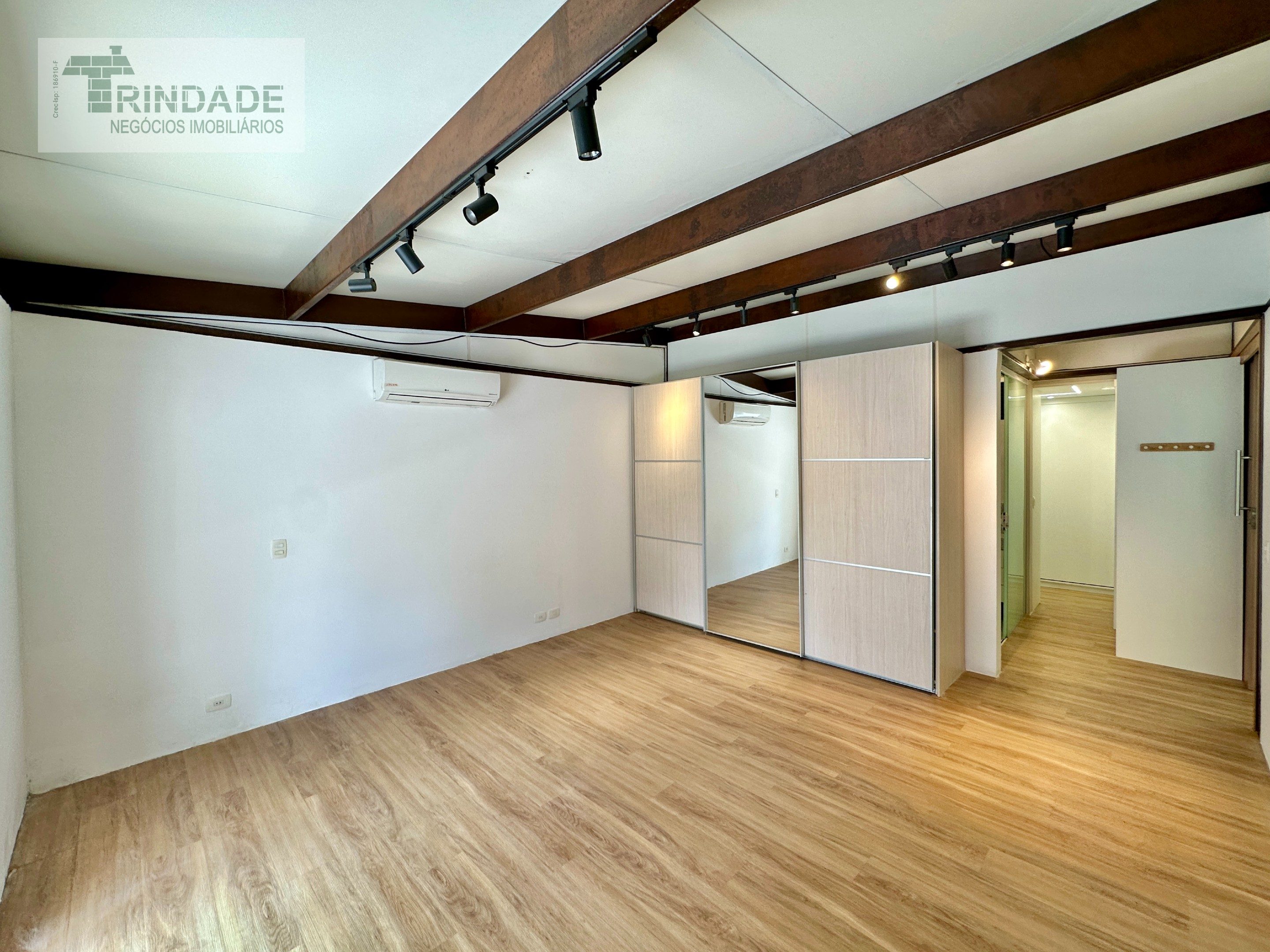 Casa térrea moderna com 3 suítes na Granja Viana, foto 40 de 56