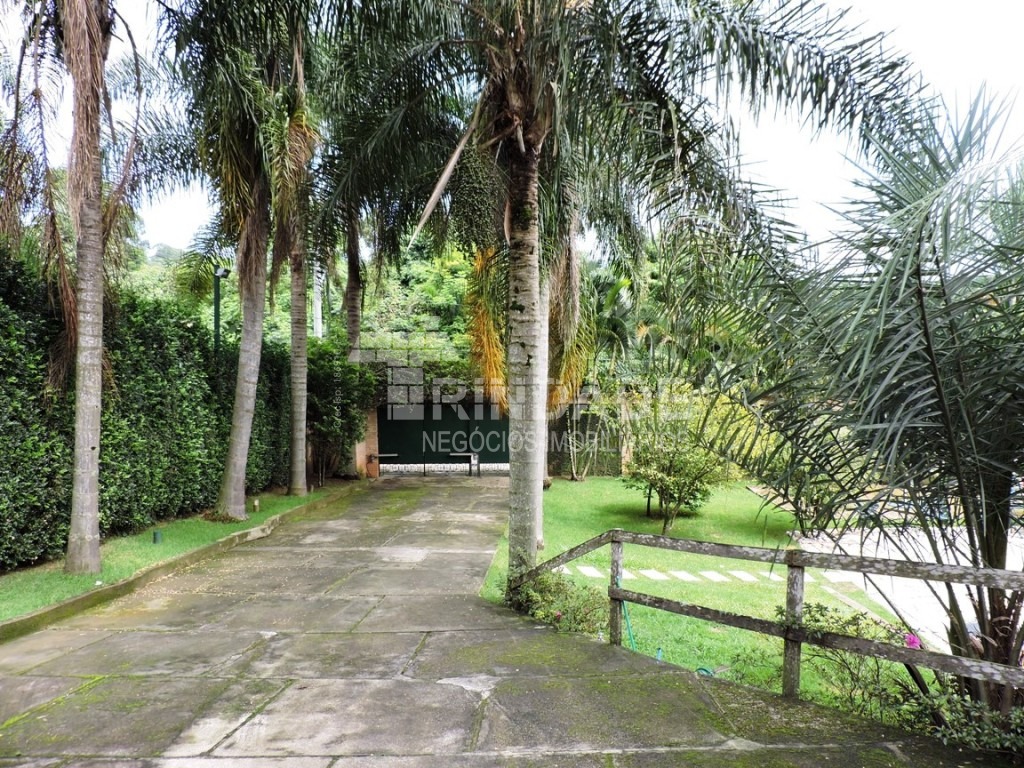 Casa com 5 dormitórios / sendo 3 suítes na Granja Viana por 1.690.000,00, foto 15 de 28