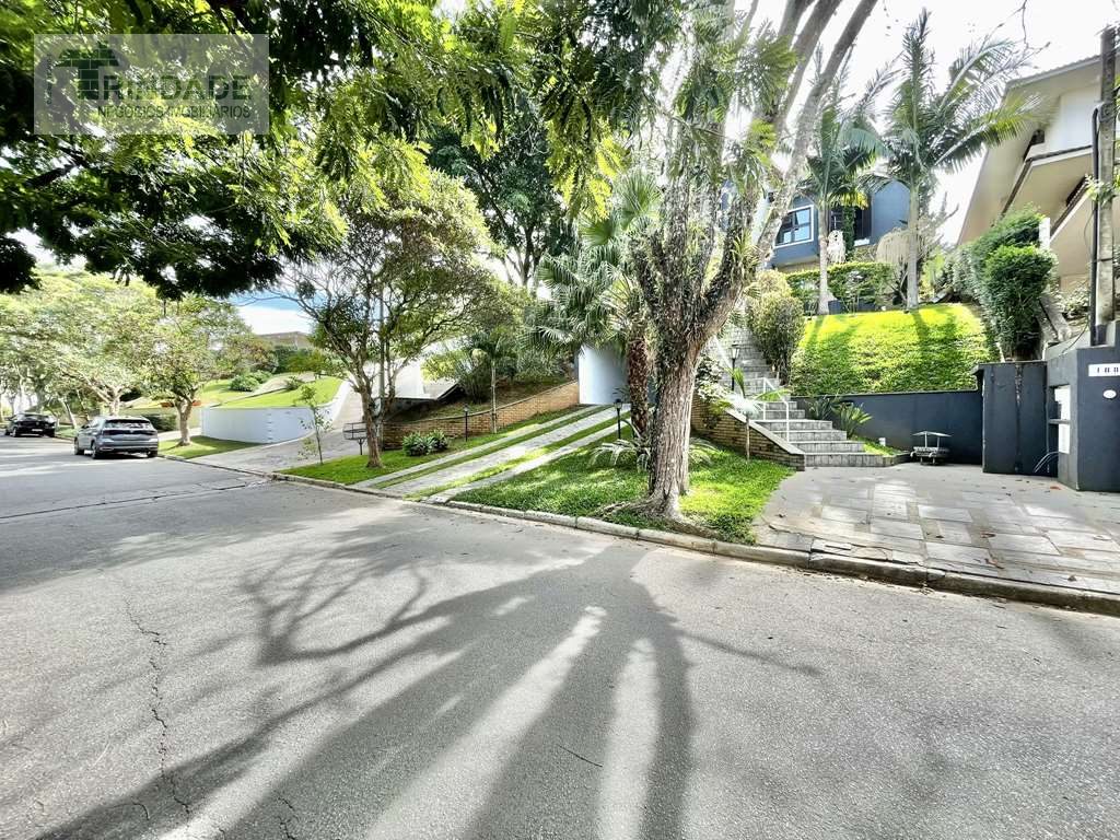 Casa com 4 dormitórios / 2 suíte na Granja Viana, foto 3 de 53