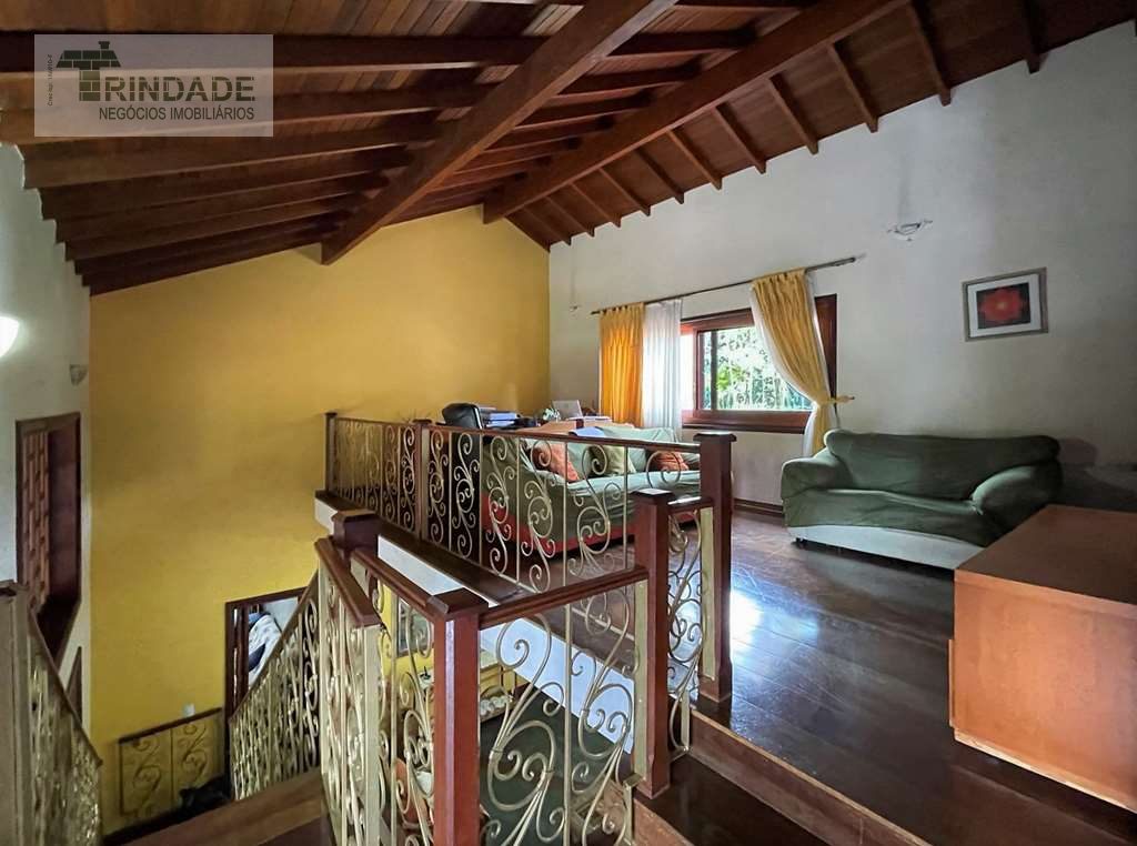 Casa confortável com 6 dormitórios / 1 suíte na Granja Viana, foto 22 de 48