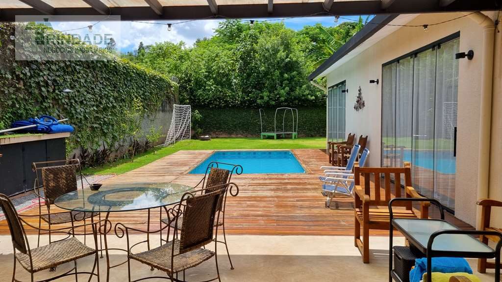 Linda casa térrea com 3 suítes na Granja Viana, foto 19 de 48